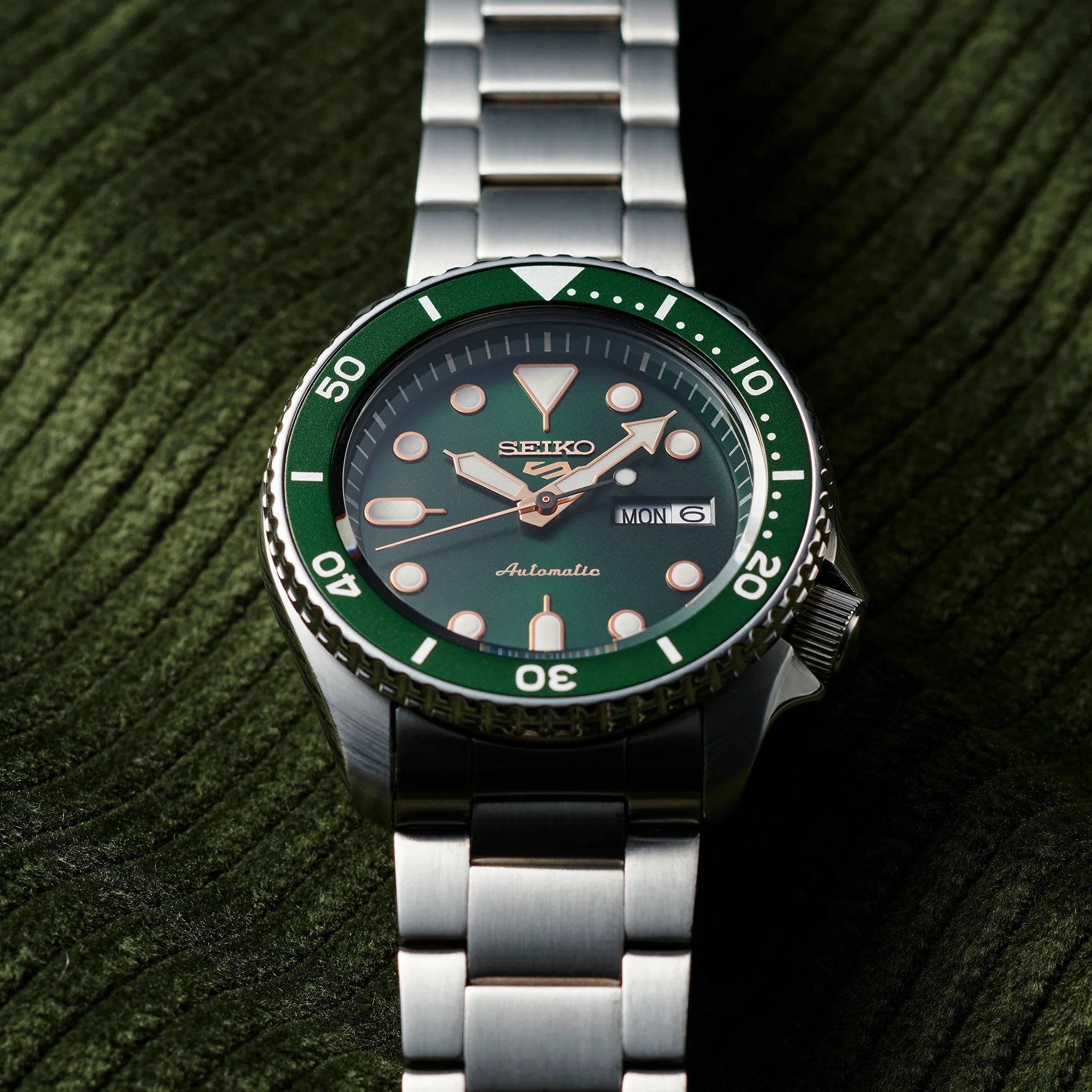 Seiko 5 Sports Geen Dial - Image 4
