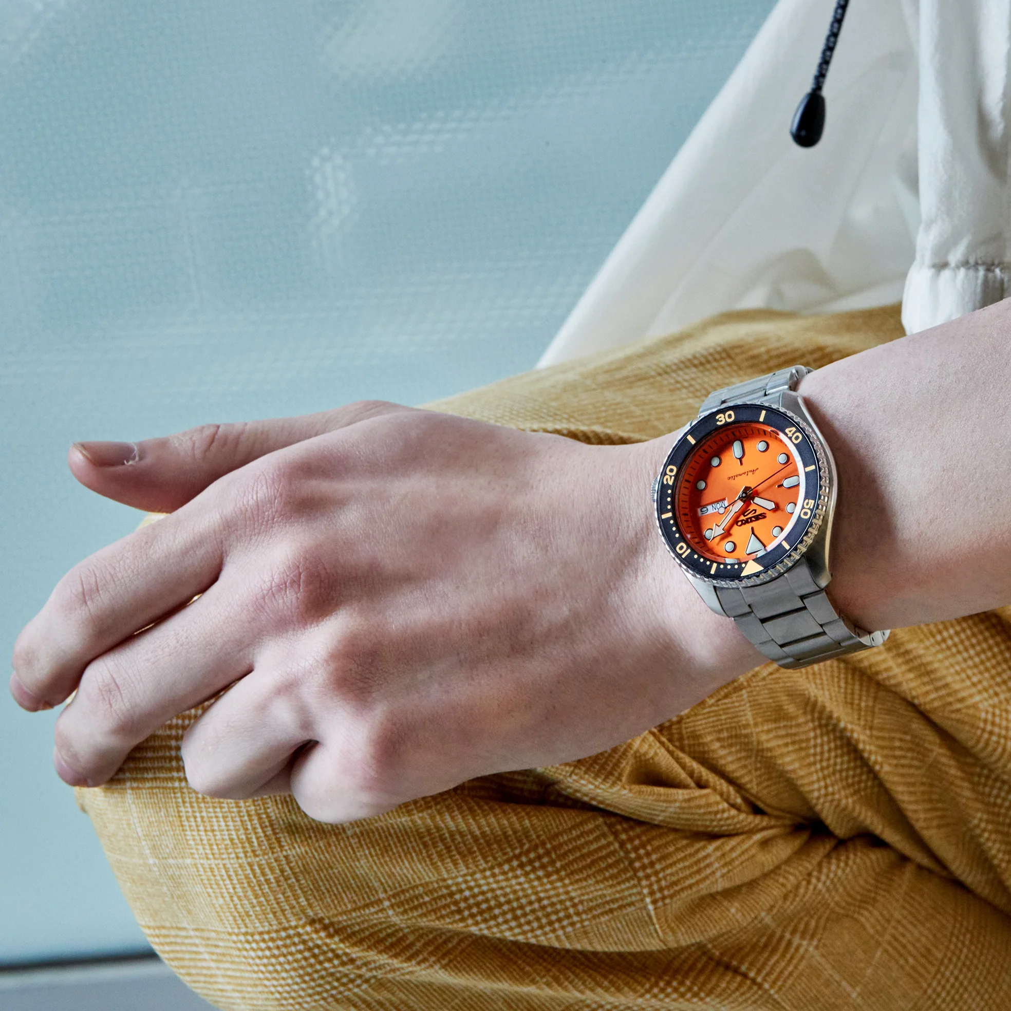 Seiko 5 Sports Orange Sunray Dial SRPD59 - Image 4