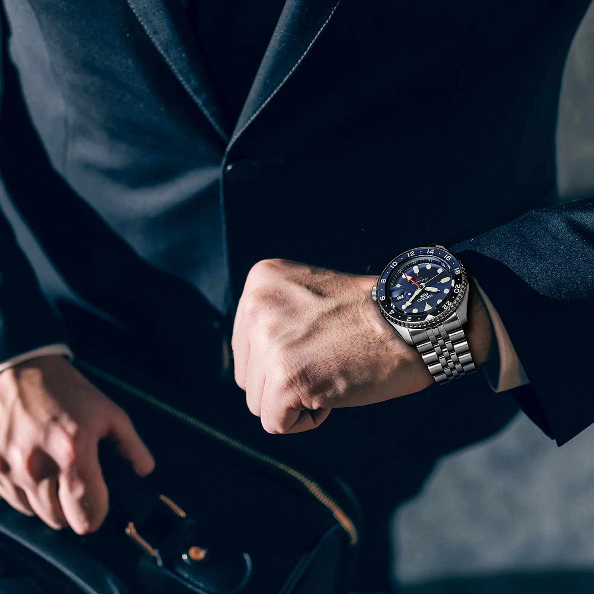 Seiko 5 Sports SKX Sports Style GMT Series Blue Dial #SSK003 - Image 4