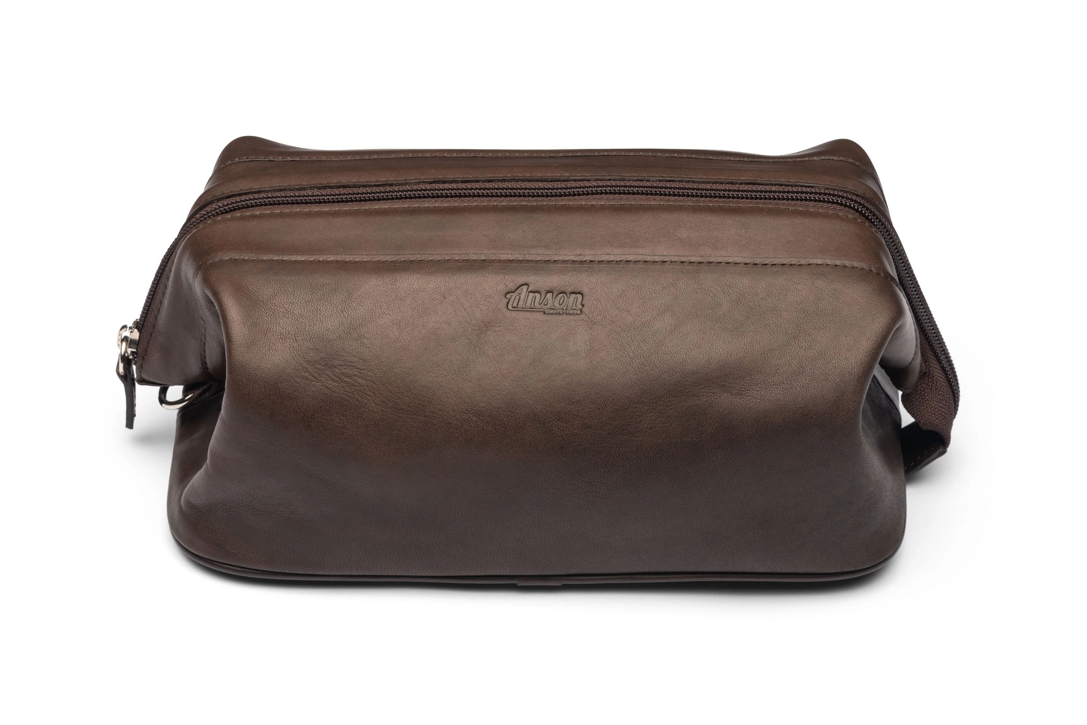 Traditional Leather Travel Bag In Brown Or Black Leather - Image 12