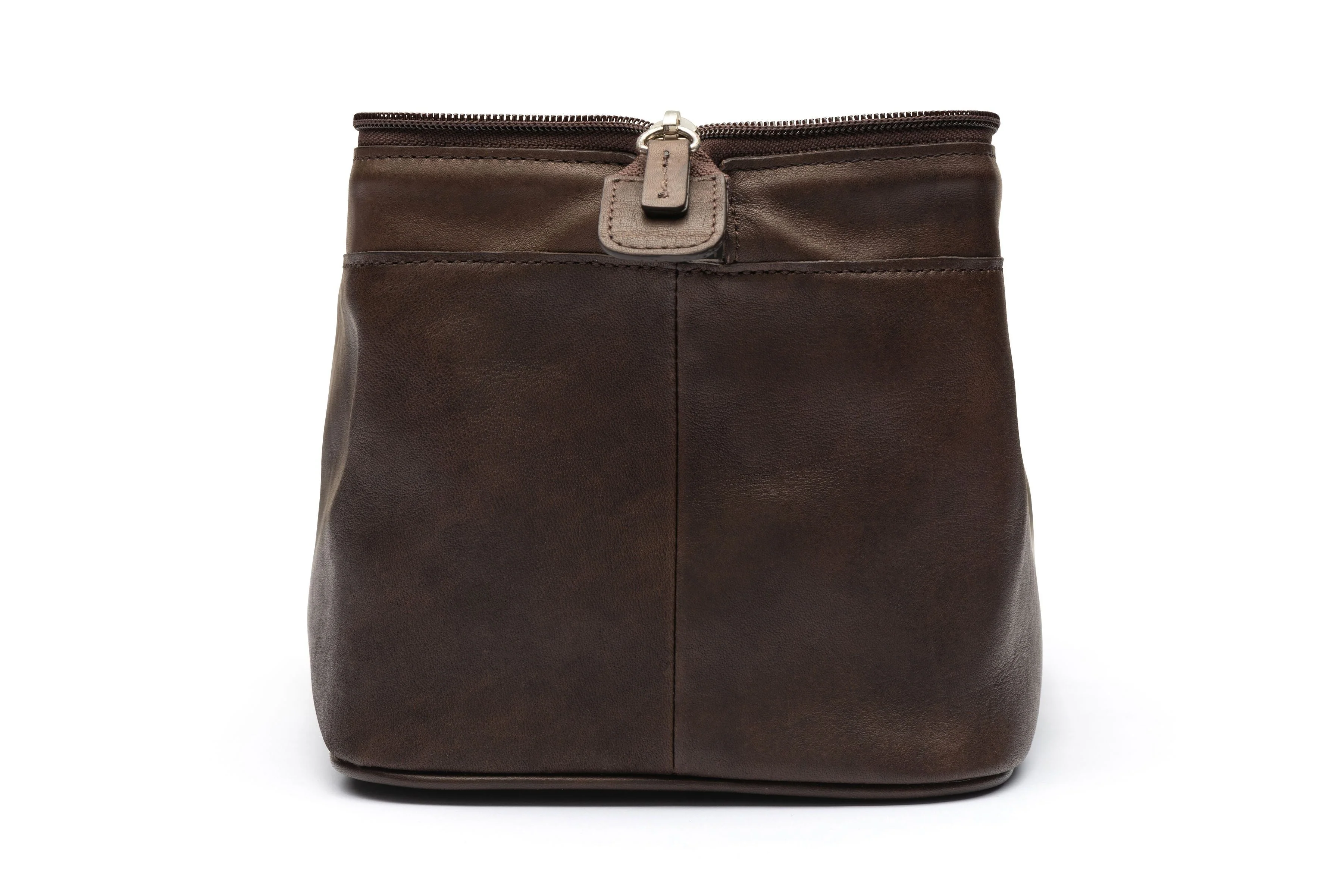 Traditional Leather Travel Bag In Brown Or Black Leather - Image 14