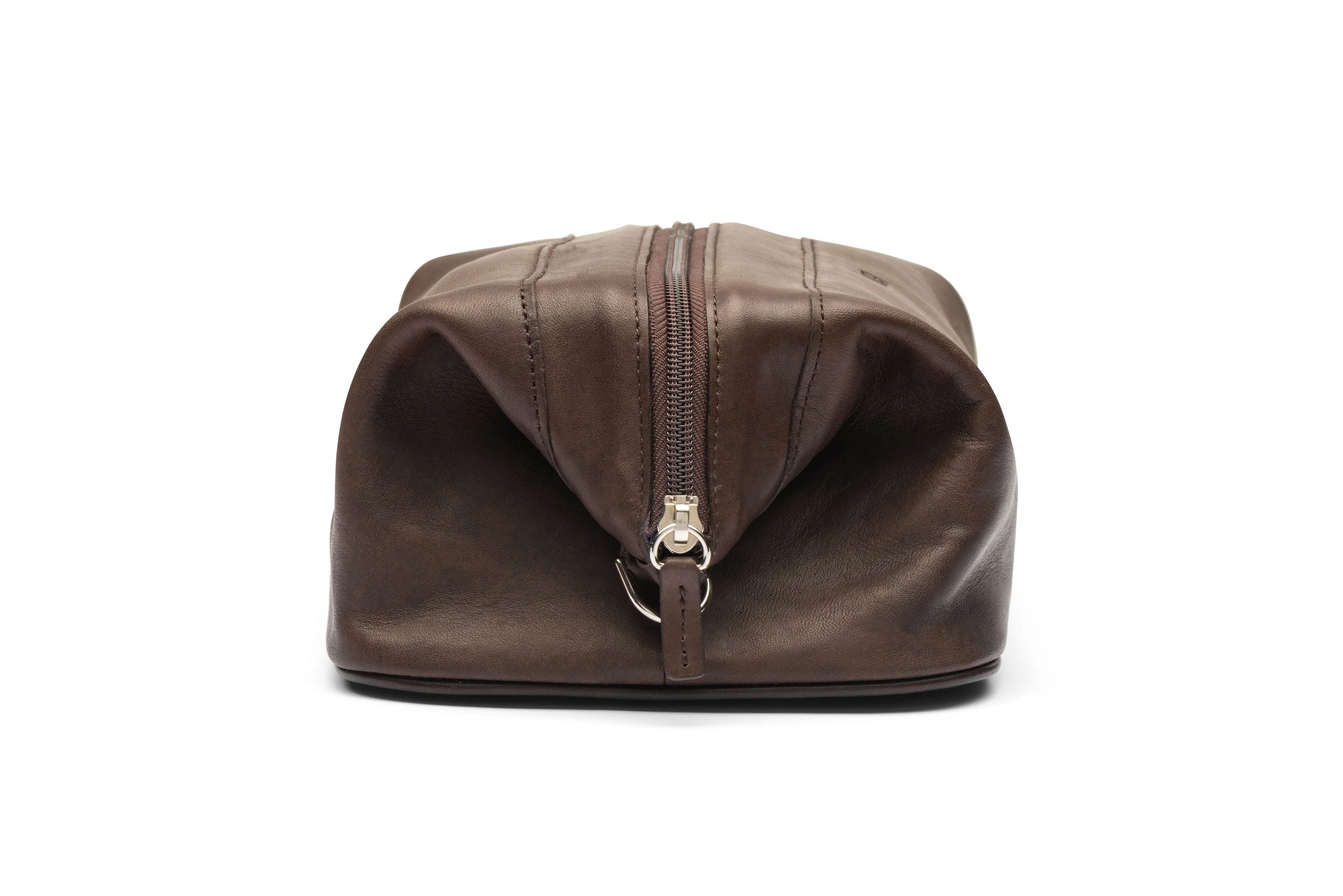 Traditional Leather Travel Bag In Brown Or Black Leather - Image 16