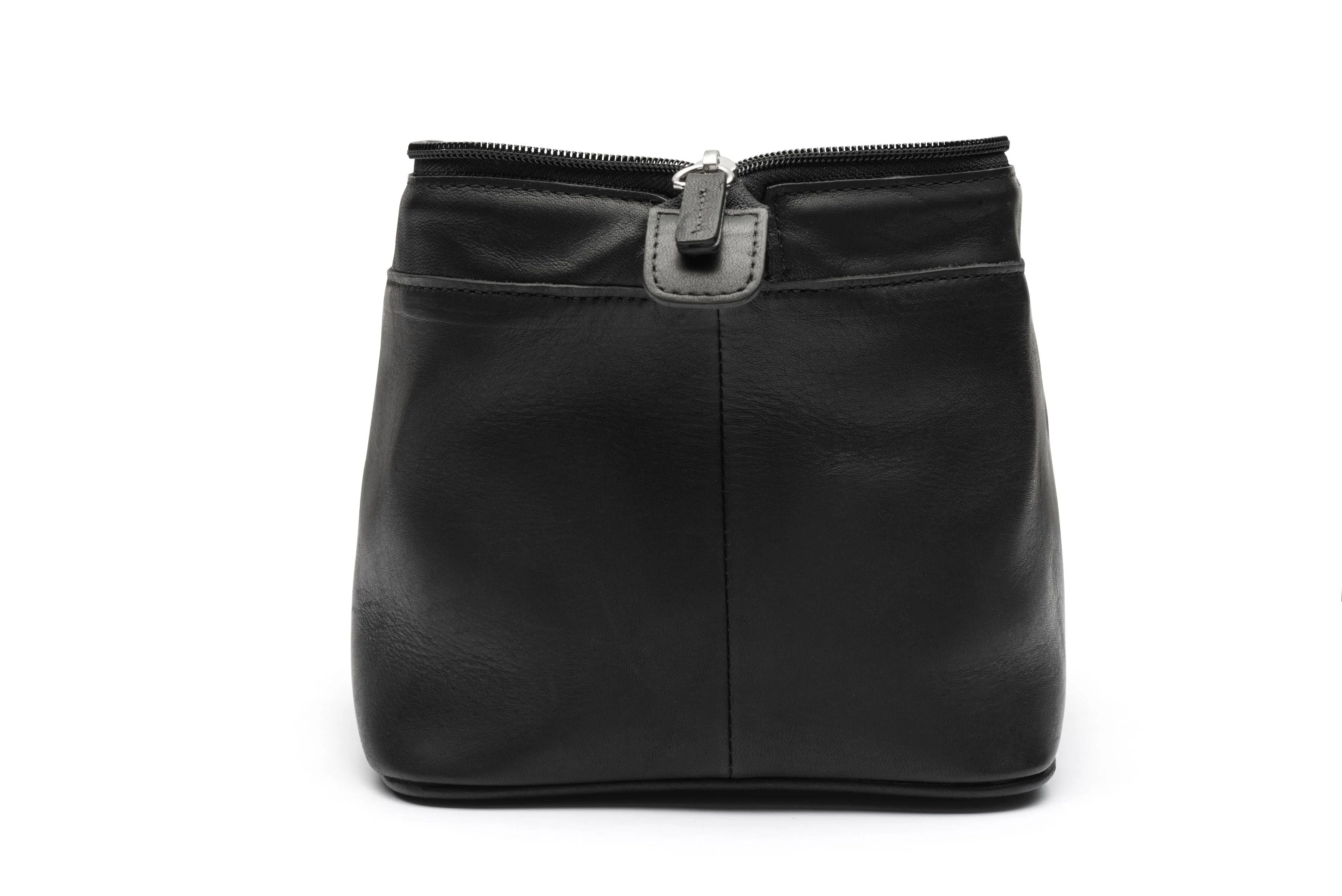 Traditional Leather Travel Bag In Brown Or Black Leather - Image 5
