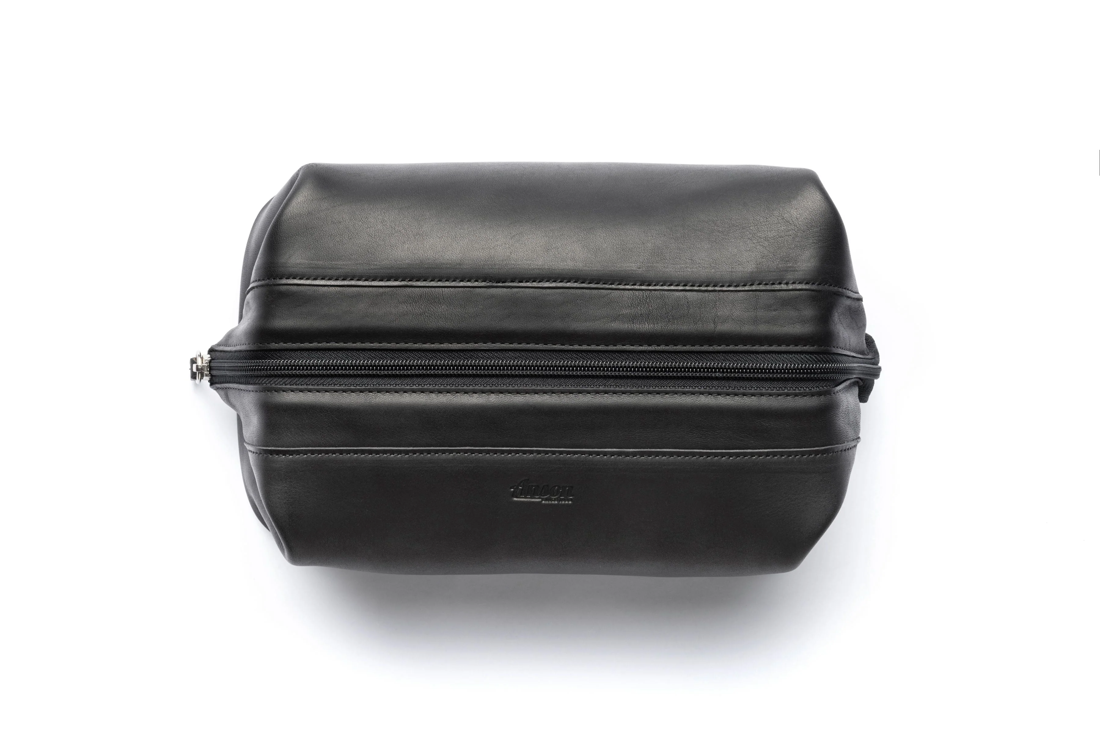 Traditional Leather Travel Bag In Brown Or Black Leather - Image 6